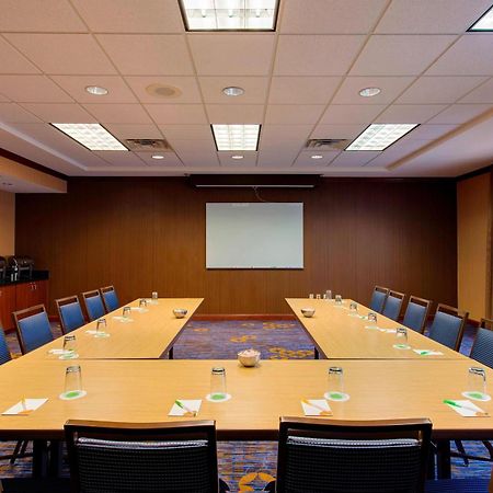 Courtyard By Marriott Chicago Schaumburg/Woodfield Mall Bagian luar foto
