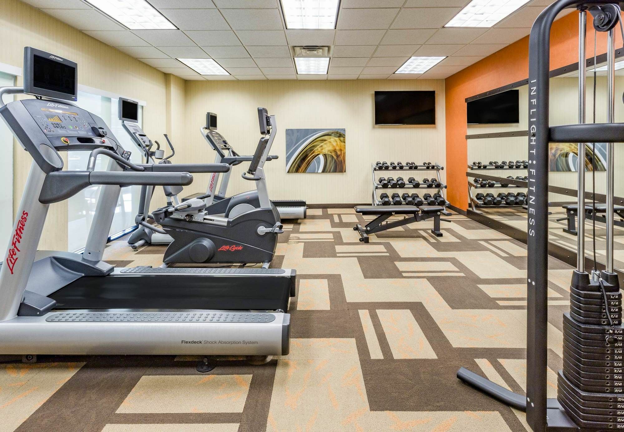 Courtyard By Marriott Chicago Schaumburg/Woodfield Mall Bagian luar foto